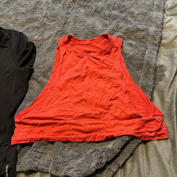 Workout top bundle - Picture 3 of 3